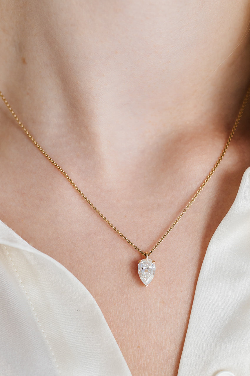 Pear diamond necklace