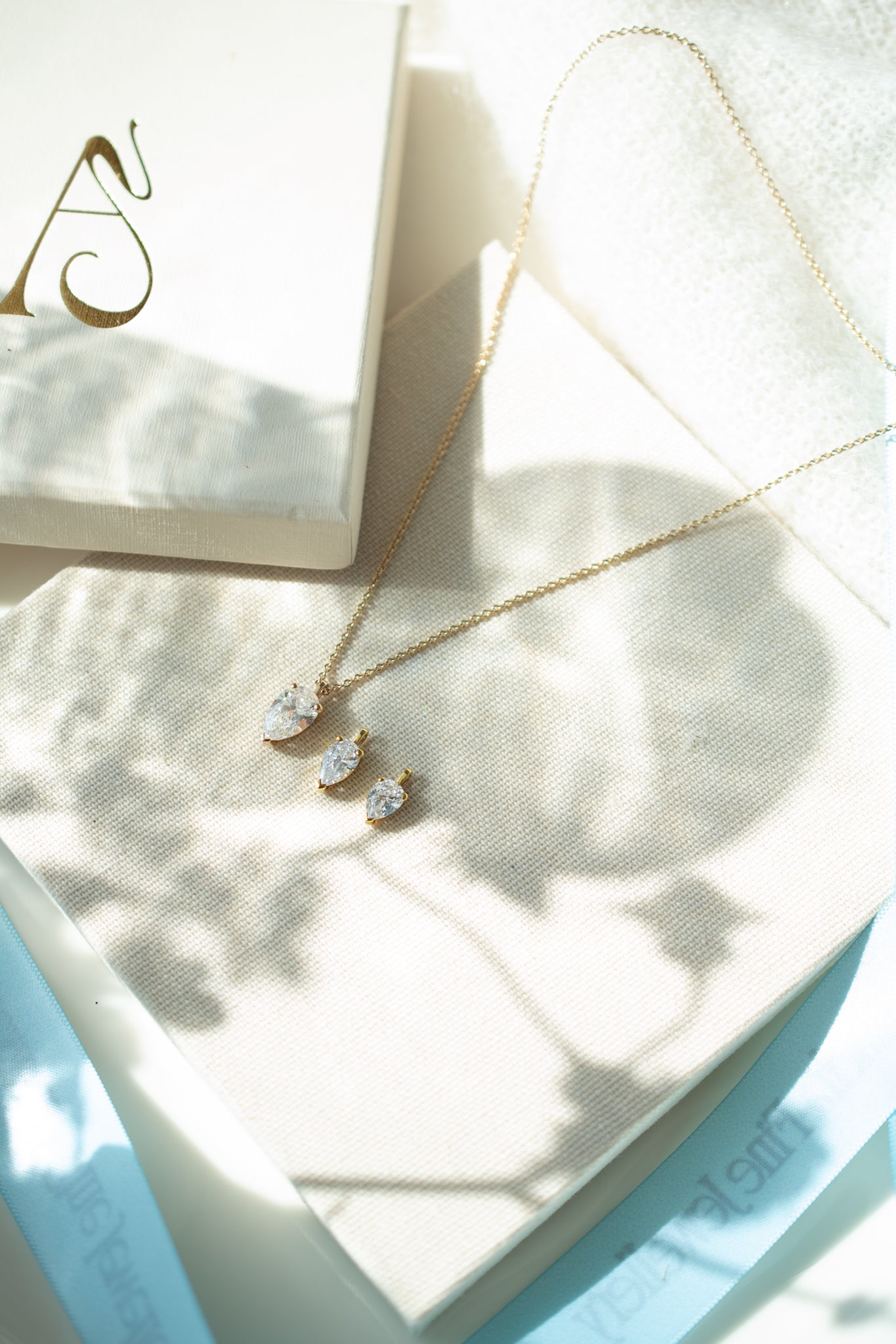 Pear diamond necklace