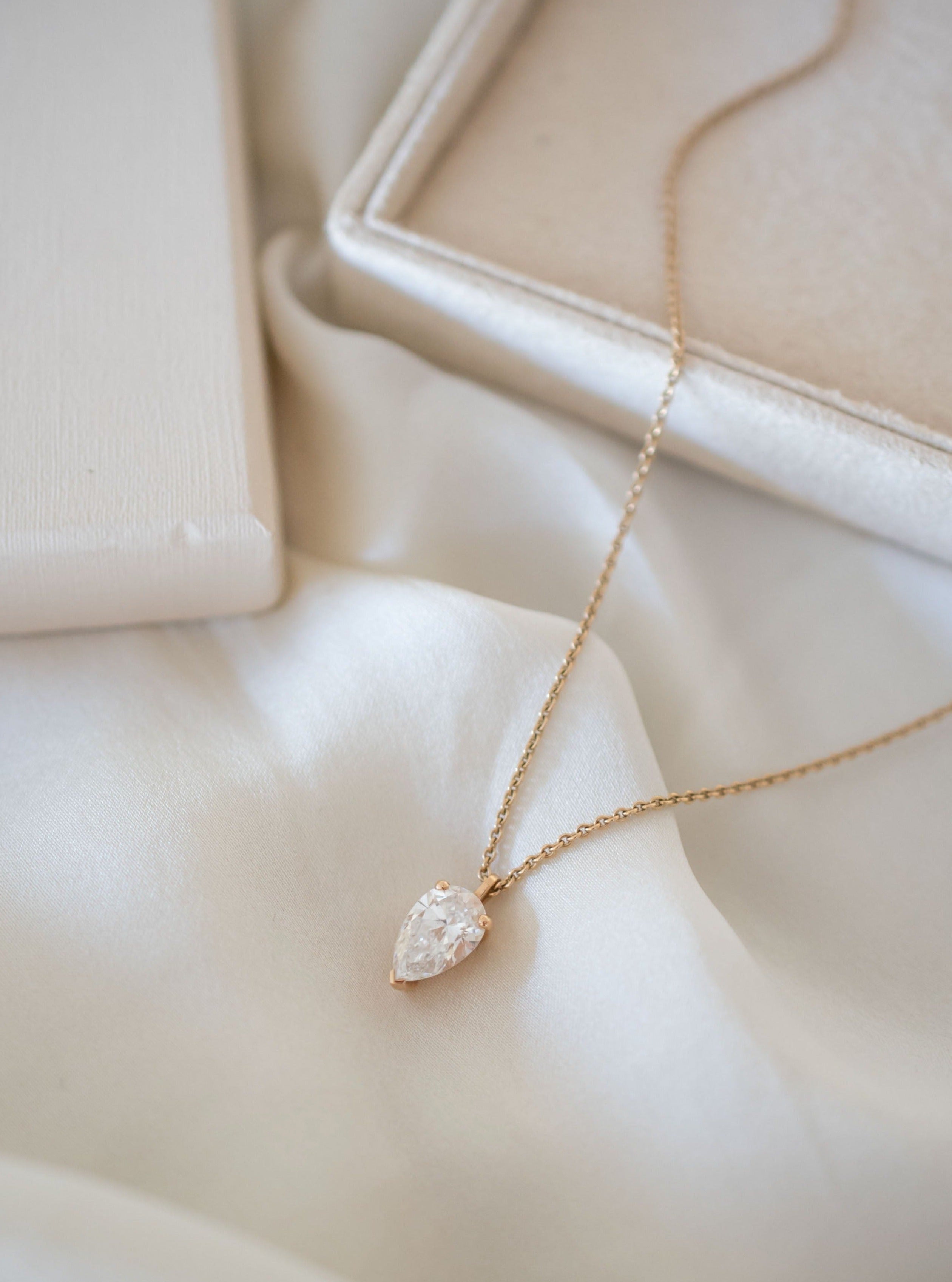 Pear diamond necklace