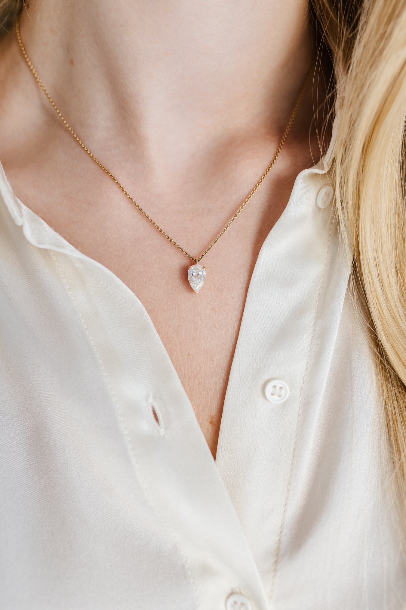 Pear diamond necklace