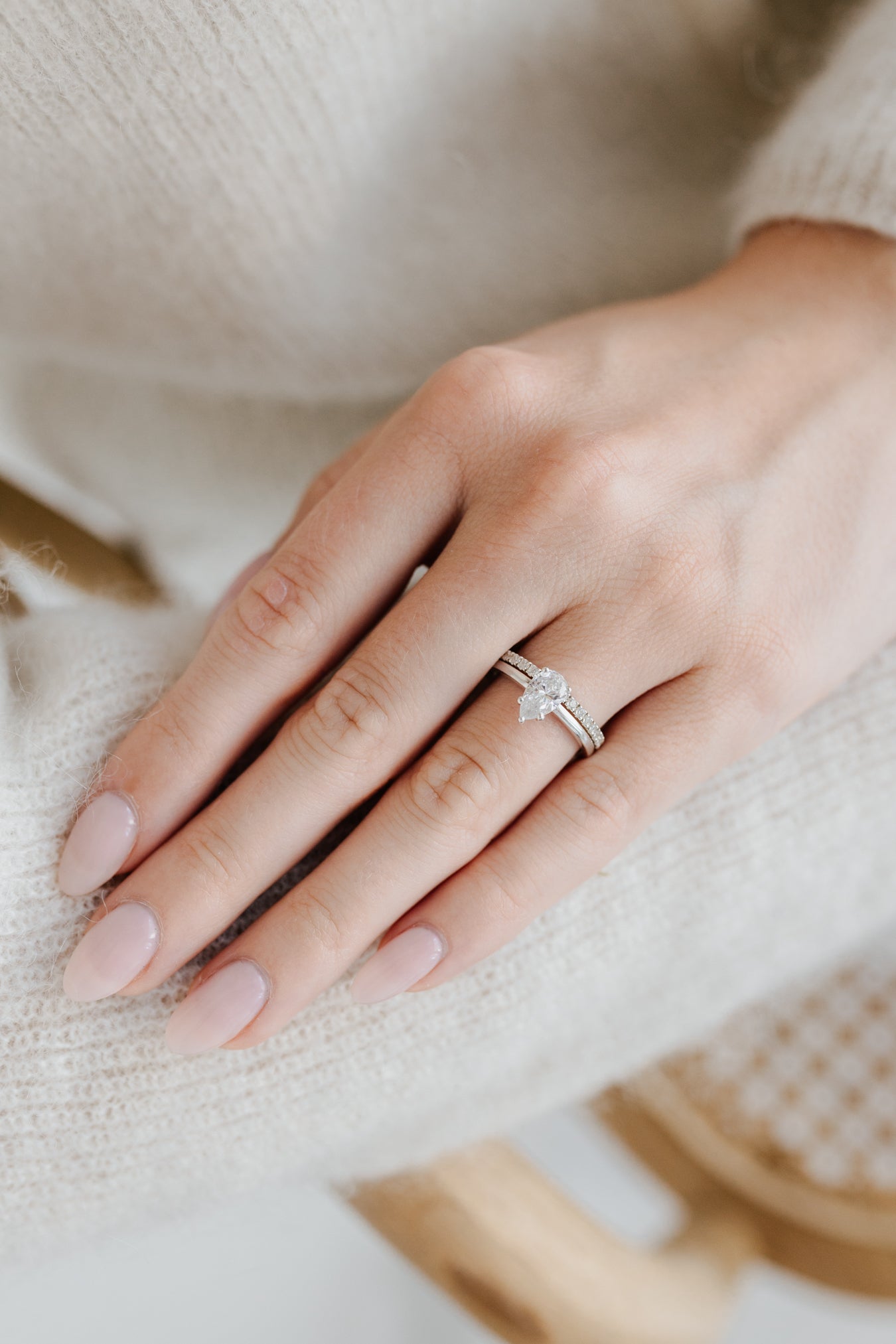 Pisara solitaire kihlasormus - platinaa