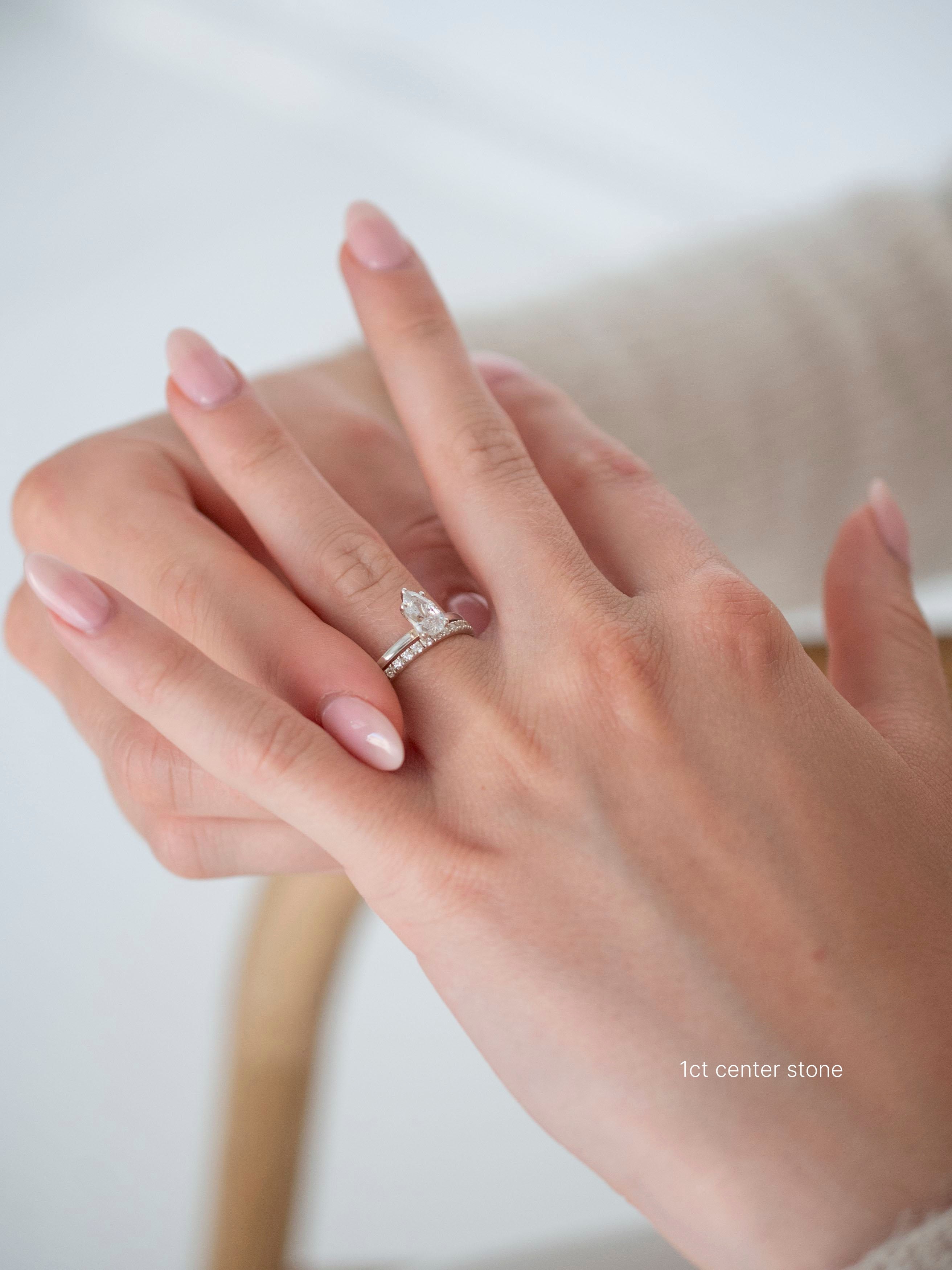 Pisara solitaire kihlasormus - platinaa
